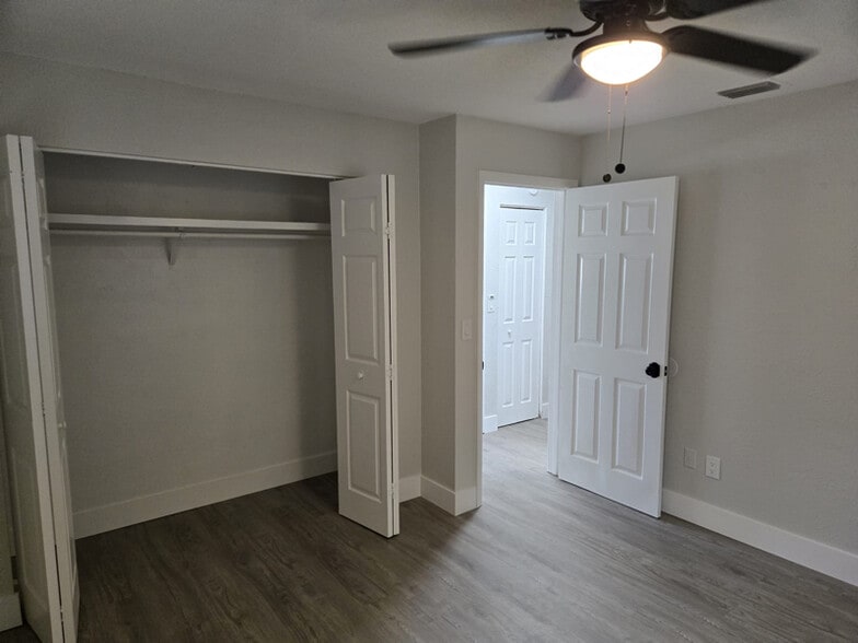 Building Photo - 266 Diamond St