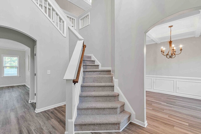 Building Photo - 601 Winfall Dr