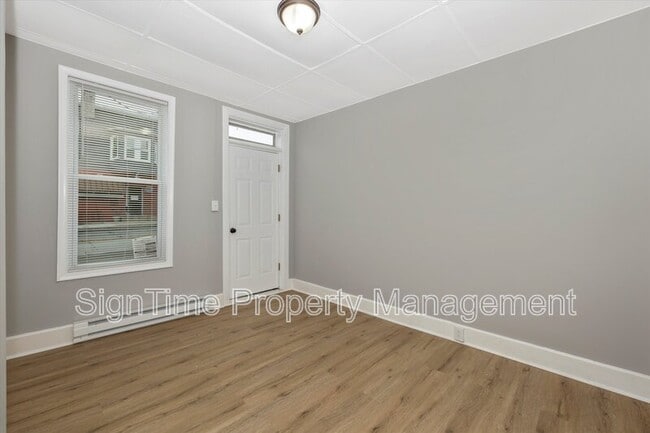 Building Photo - 114 N Conococheague St