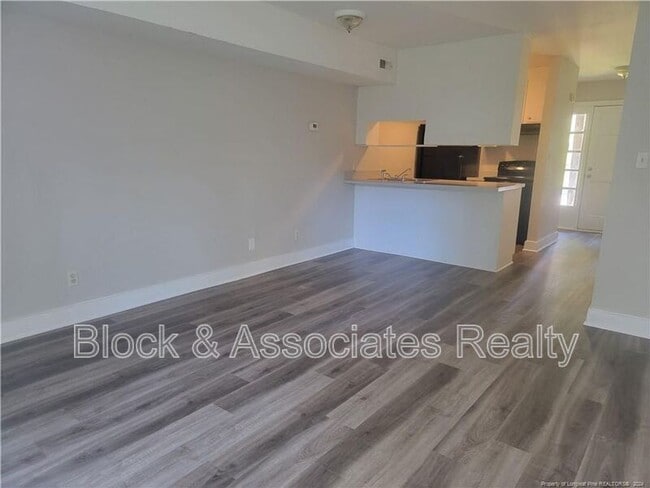 Building Photo - 304 Wheel Hollow Trail