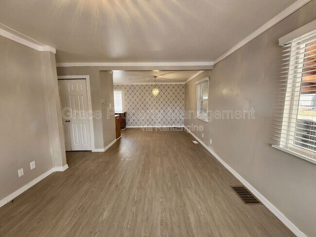 Building Photo - 2260 E 91st Ave