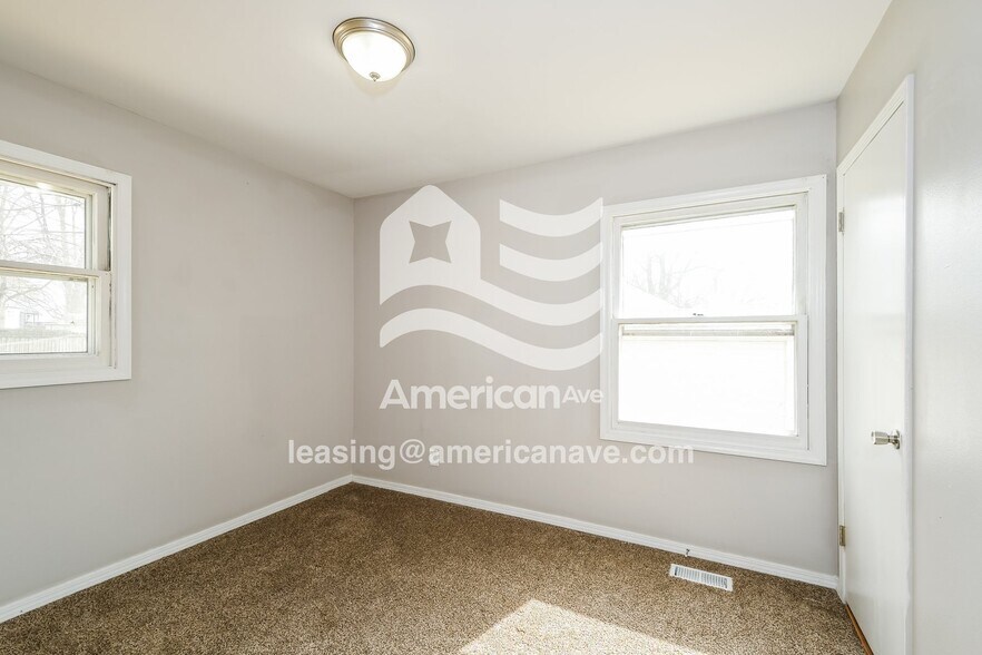 Building Photo - 263 Estridge Rd