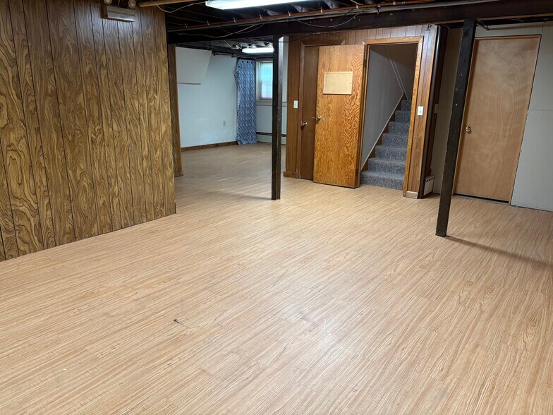 Building Photo - 800 US-7