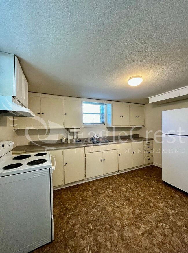 Building Photo - 1589ALDER