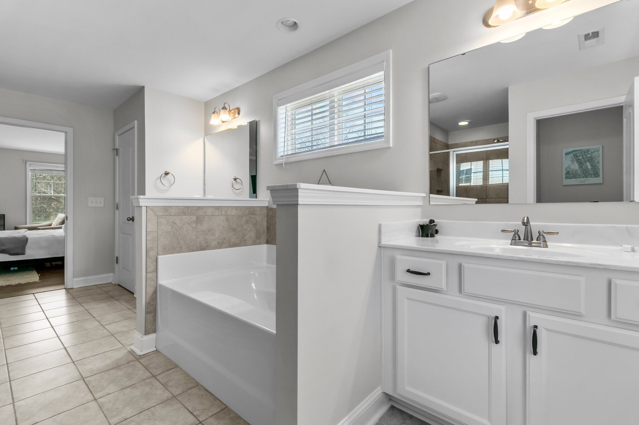 Building Photo - 230 Parrish Ln