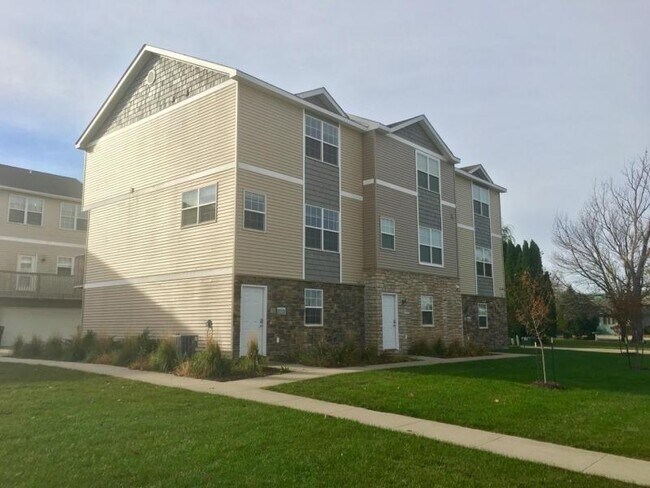Primary Photo - 1305 S G Ave