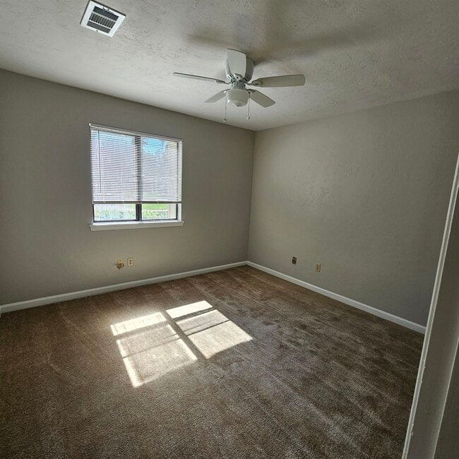 Building Photo - 3687 Donovan Dr