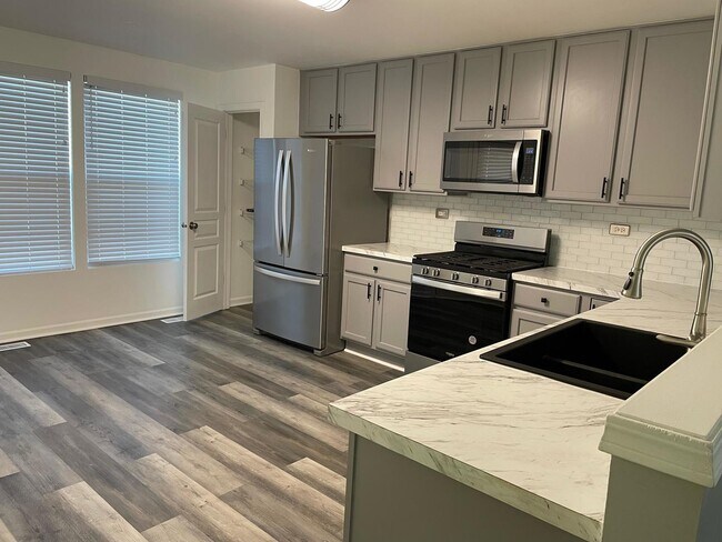 Building Photo - 416 Conservatory Ln