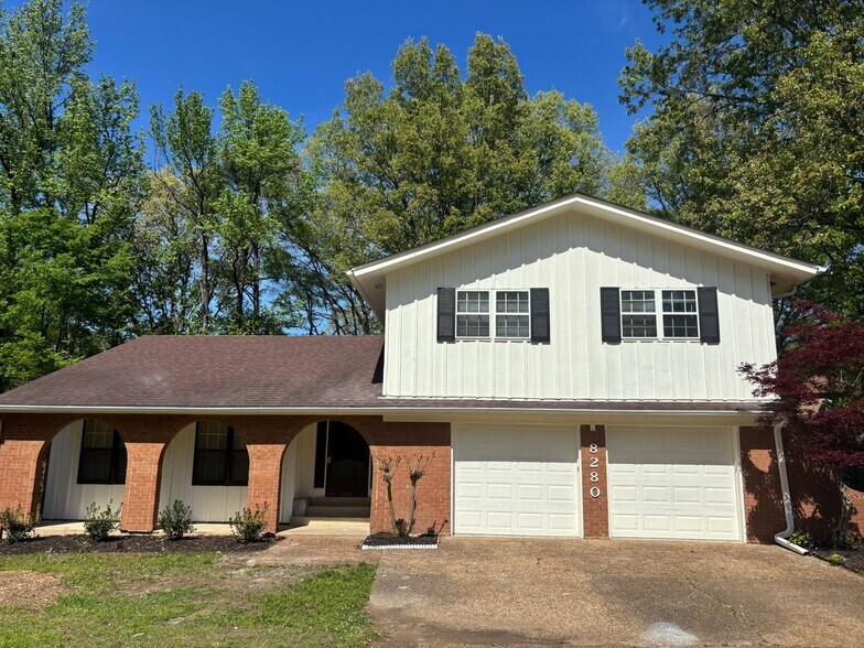 Building Photo - 8280 Chippingham Dr