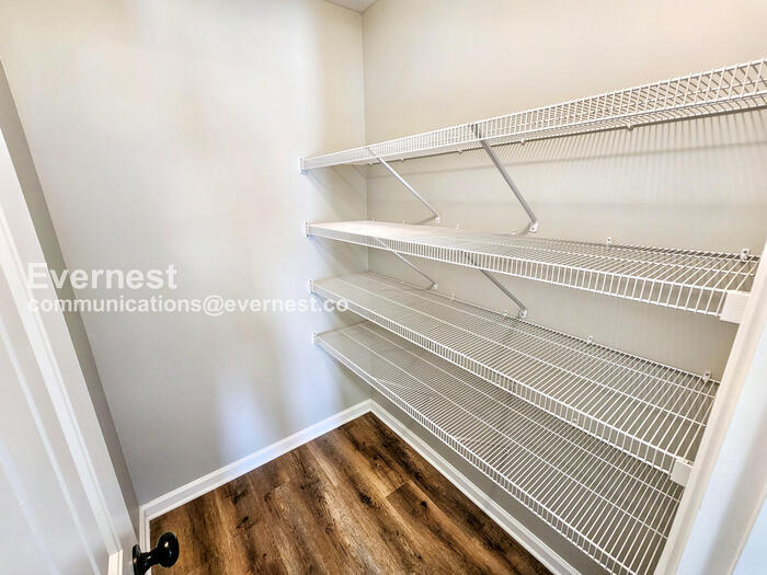 Building Photo - 634 Stowers Dr