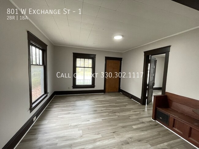 Building Photo - Two bedroom one bathroom 1st level apartme...