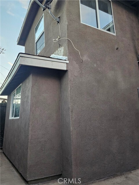 Building Photo - 218 E 25th St