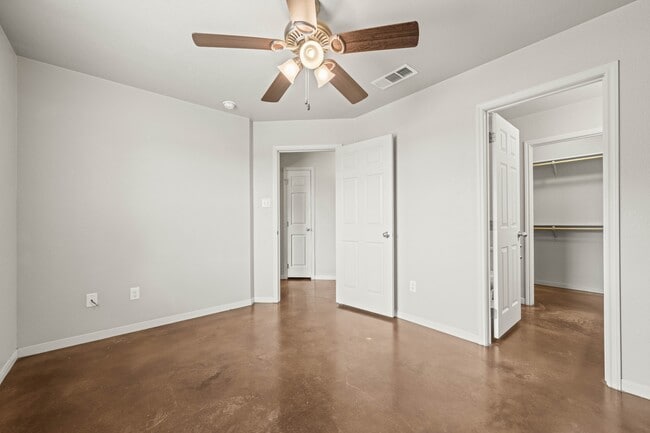 Building Photo - 1521 Aztec Trce