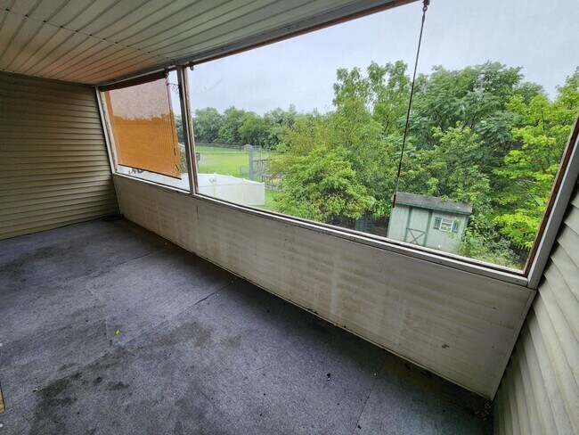 Building Photo - 102 Nottingham Dr