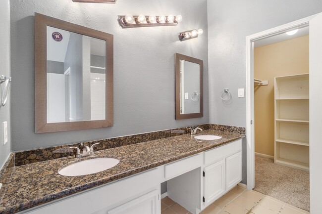 Building Photo - 16212 Seahorse Dr
