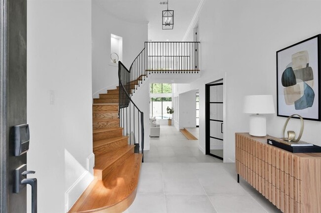Building Photo - 35 Fernglen Dr
