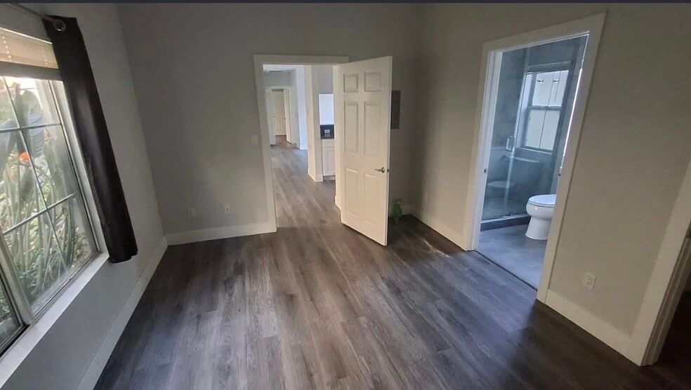 Building Photo - 4343 Ventura Canyon Ave