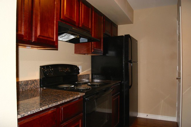 Kitchen - Villa Brazos Apartments