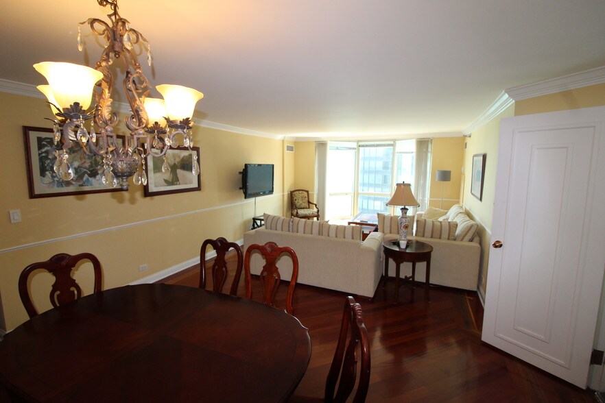 Building Photo - 195 N Harbor Dr