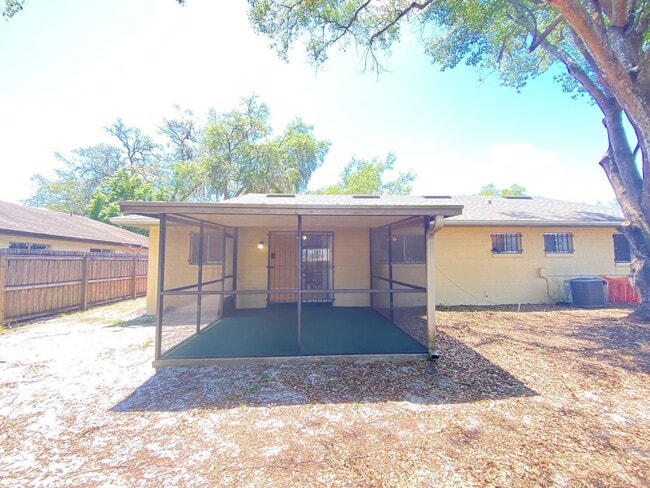 Building Photo - 603 Pheasant Ave