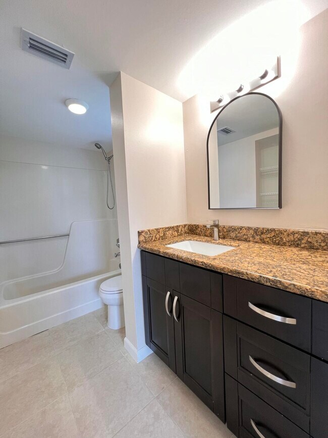 Building Photo - 21890 Lake Forest Cir