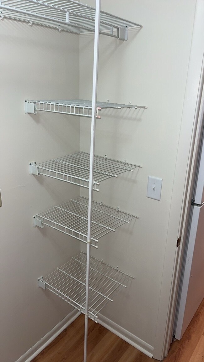 Building Photo - 1420 Lake Pointe Way