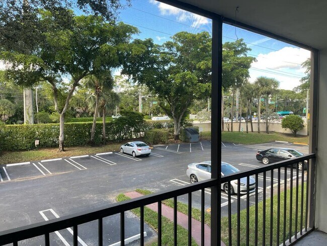 Building Photo - 203 Foxtail Dr