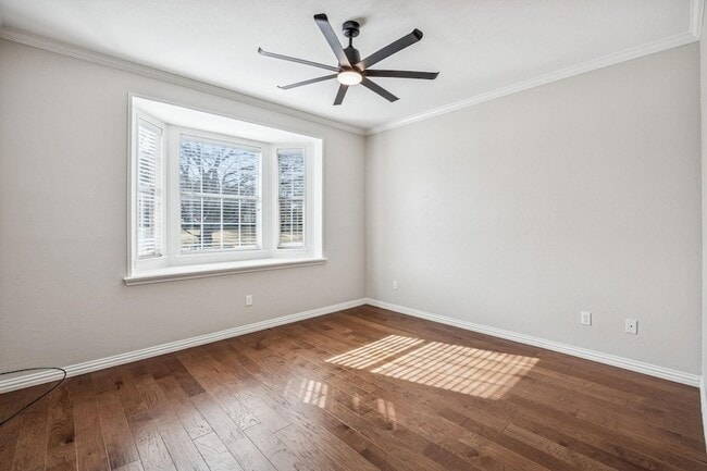 Building Photo - 2900 Creekview Dr