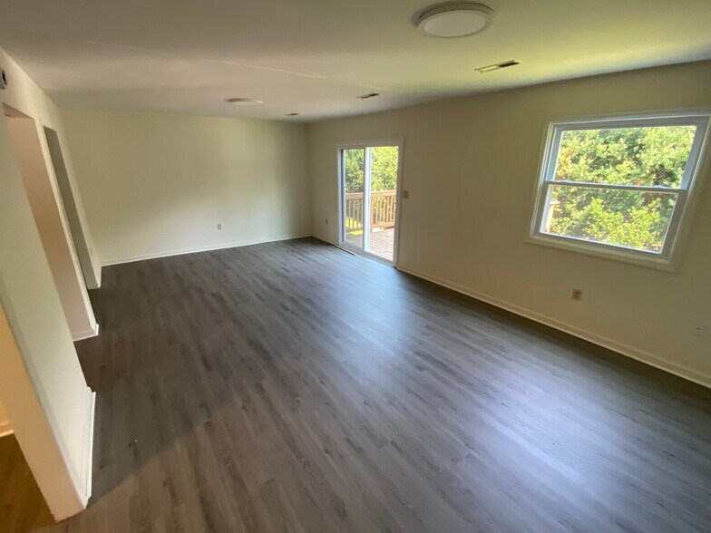 Building Photo - 500 Nellies Cave Rd