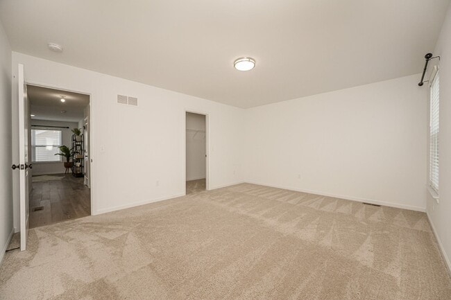 Building Photo - 223 Randlin Dr