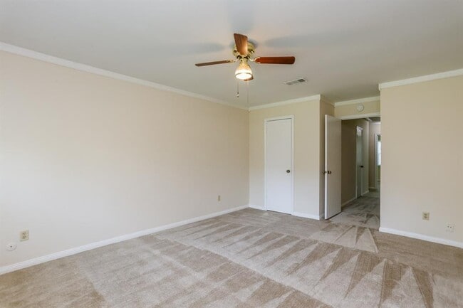 Building Photo - 8215 Wimbledon Ln