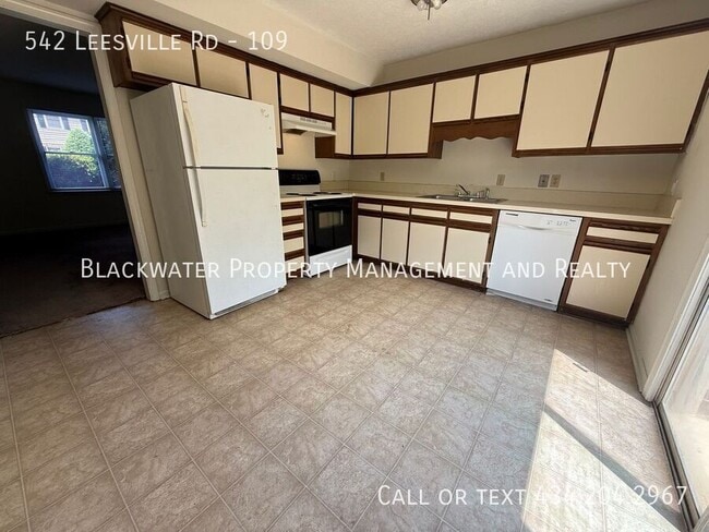 Building Photo - 542 Leesville Rd