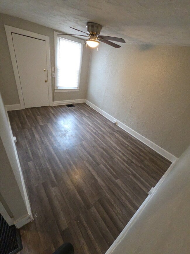 Building Photo - Cozy 2-Bedroom, 1-Bath Home in North St. Louis