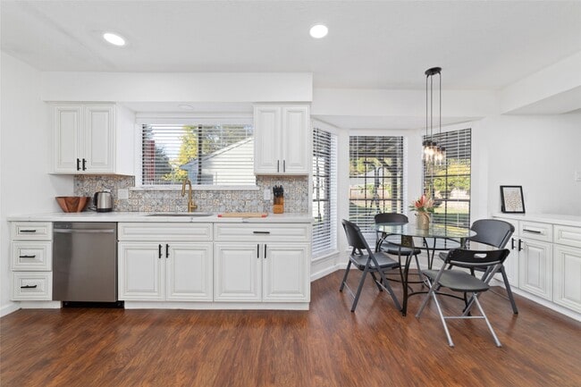 Building Photo - 16026 Autumn Falls Ln