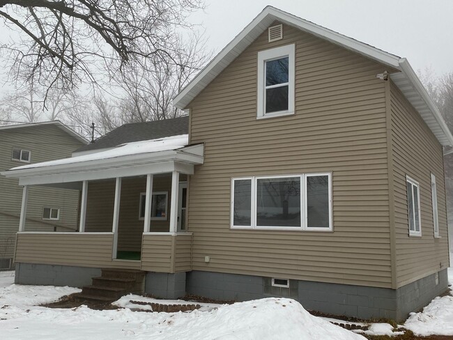 Building Photo - 3 Bed 1 Bath Single Family Home in Wausau