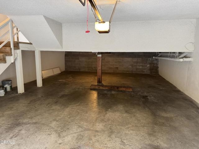 Building Photo - 113 N Almansor St