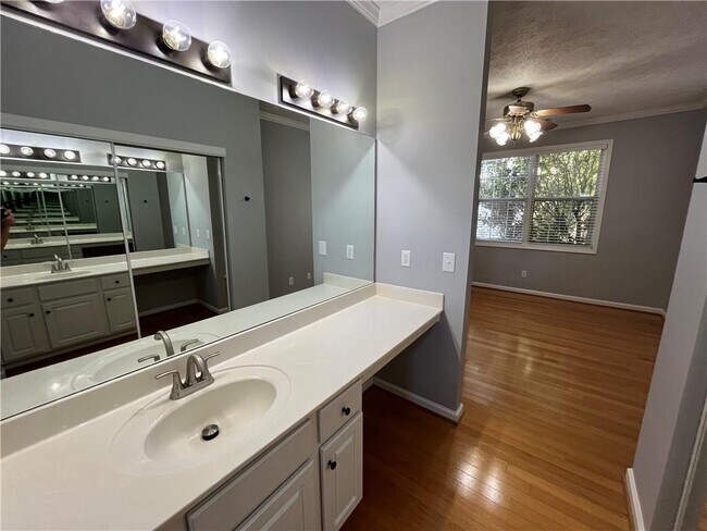 Building Photo - 320 Harmony Ct