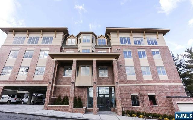 Building Photo - 555 10th St