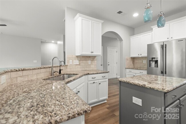 Building Photo - 131 Cherry Bark Dr