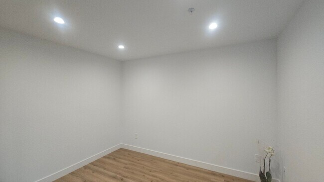 Building Photo - Graham(10422)