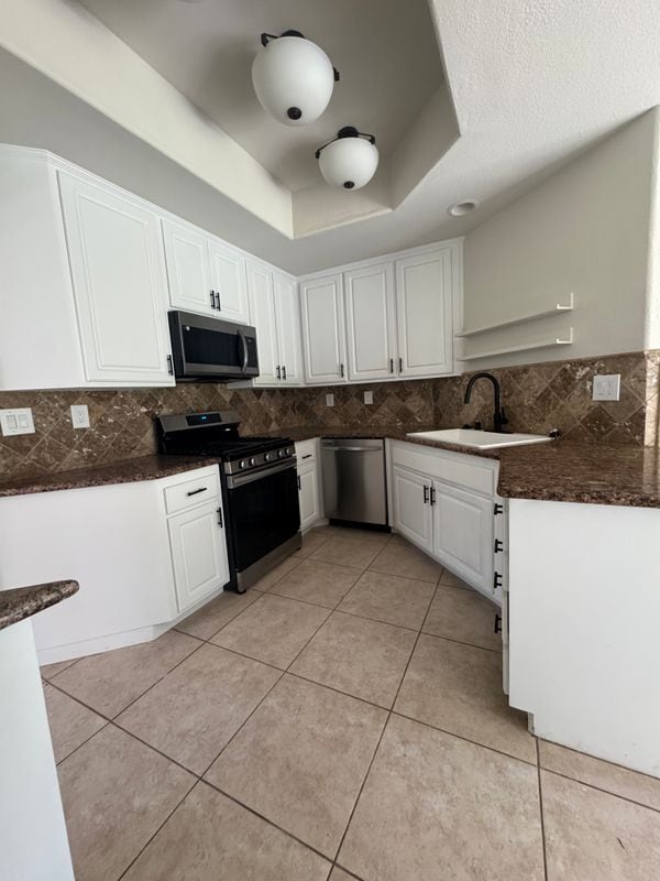 Building Photo - 26604 Marigold Ct