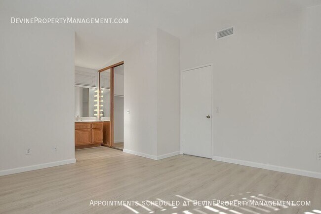 Building Photo - 902 California Privado