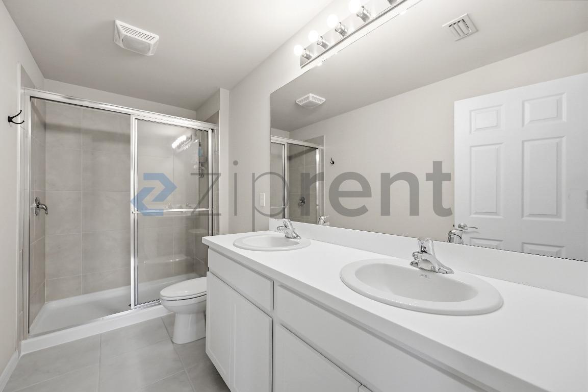 Building Photo - Unit