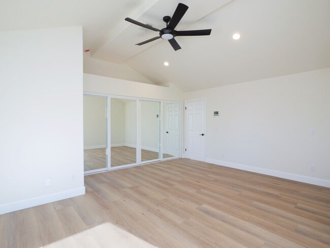 Building Photo - 108 Vía Mesa Grande