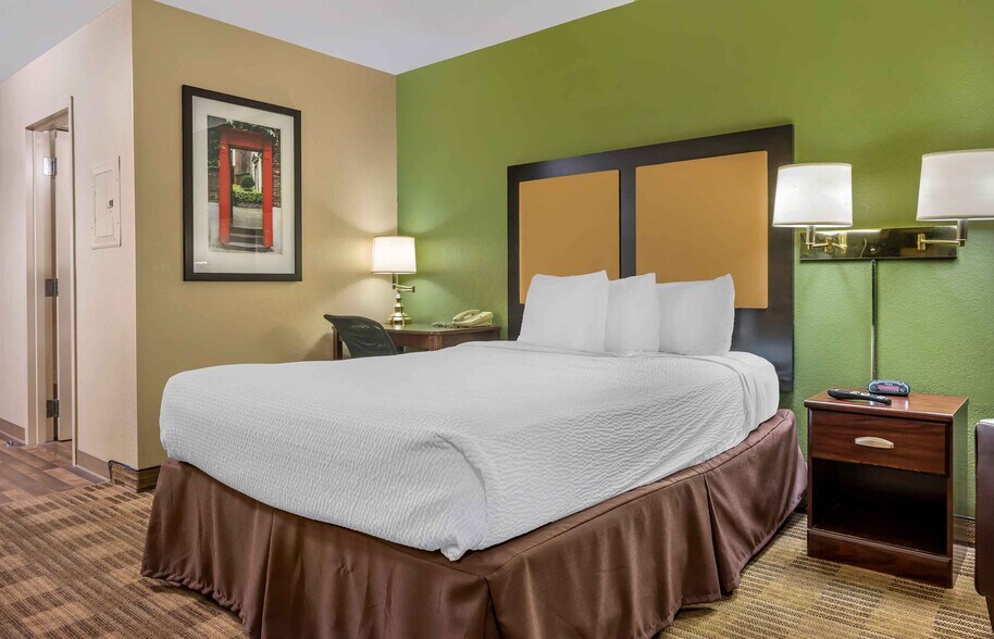 Building Photo - Furnished Studio-Detroit - Sterling Heights