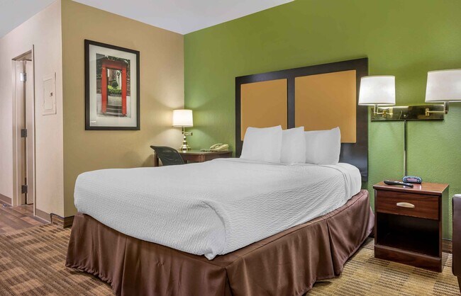 Building Photo - Furnished Studio-Detroit - Sterling Heights