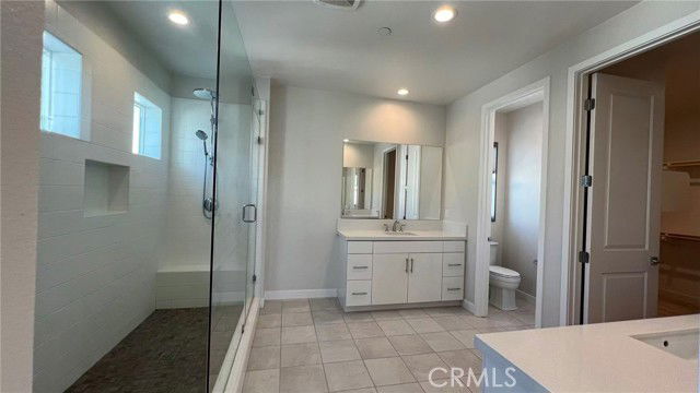 Building Photo - 241 Brackens