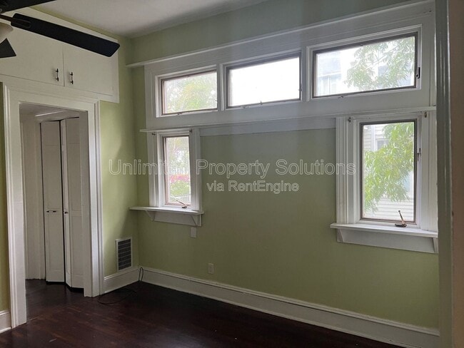 Building Photo - 419 S 3rd St