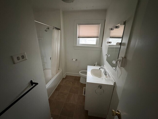 Building Photo - 247-249 North Harris Avenue