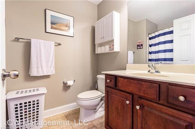 Building Photo - 5093 Wyngate Village Dr